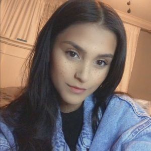 Meet your Posher, Ariana